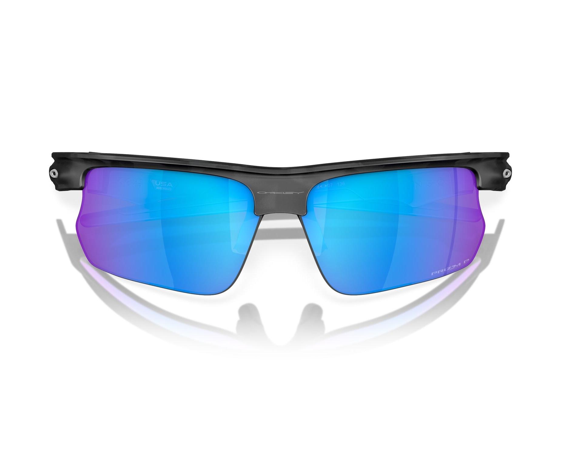 Oakley OO9400 940005 68-6 grau  360-Grad-Ansicht 11