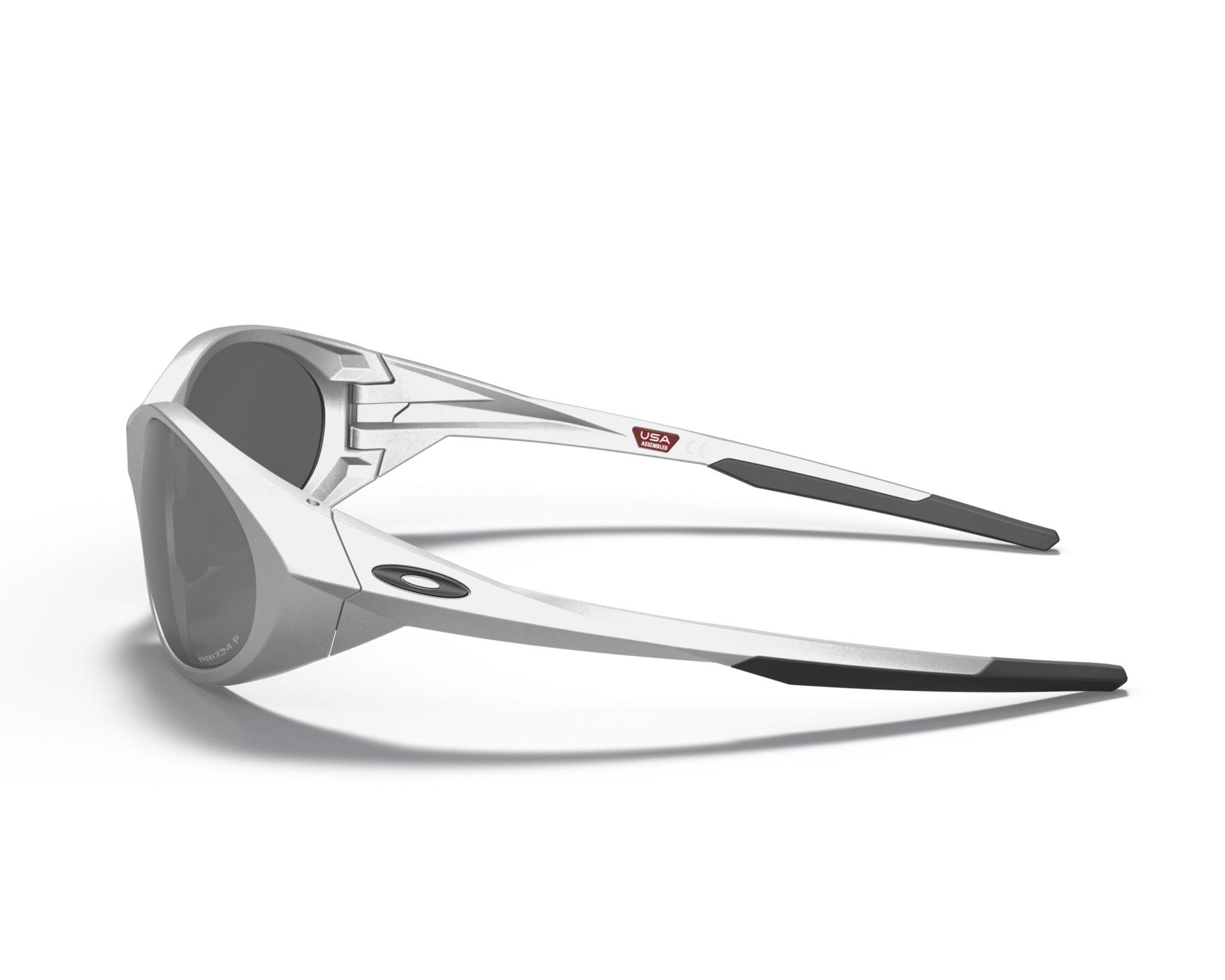 Oakley OO9438 943805 58-19 silber  360-Grad-Ansicht 4